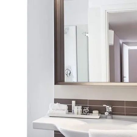 Zambala Luxury Ξενοδοχείο με διαμερίσματα 2*